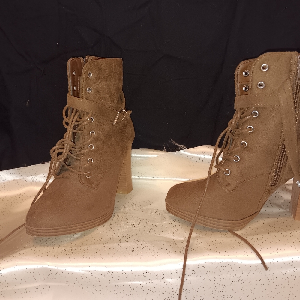Shoes - Picture 7 of 13